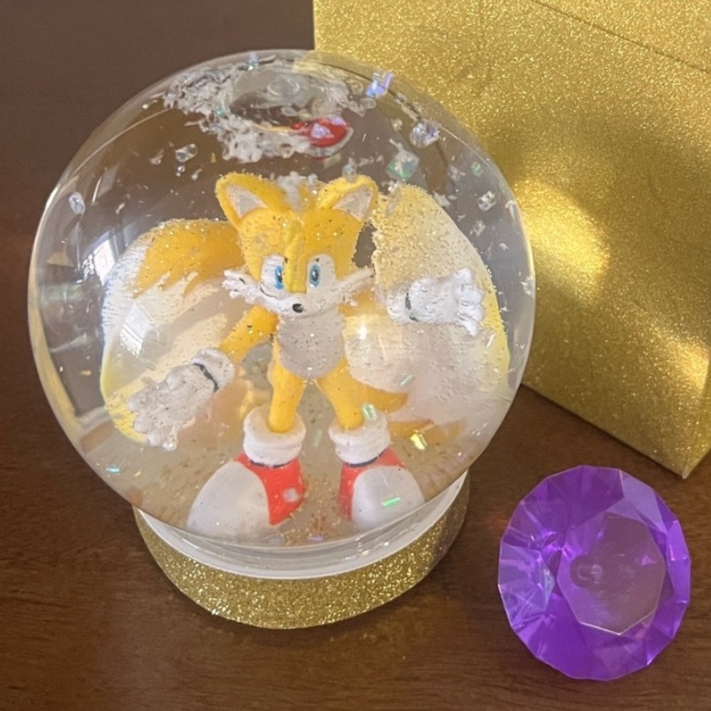 TAILS ( Sonic ) Snow Globe